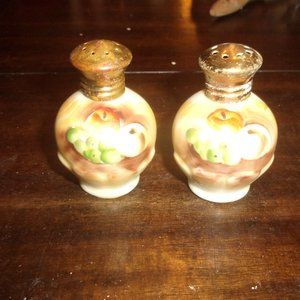 Salt pepper shakers set Japan hand painted fruit basket